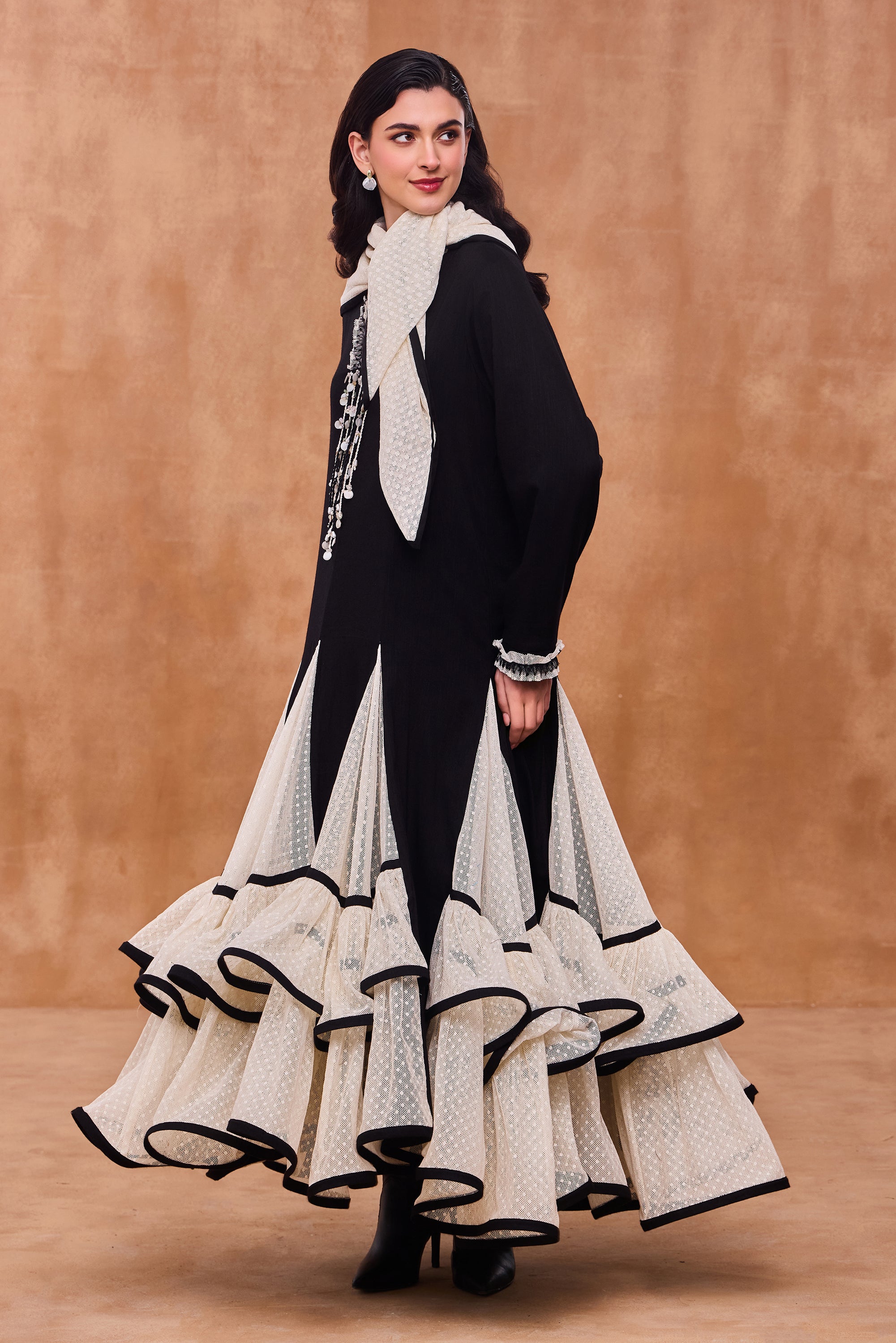 Zunella Embellished Jalabiya