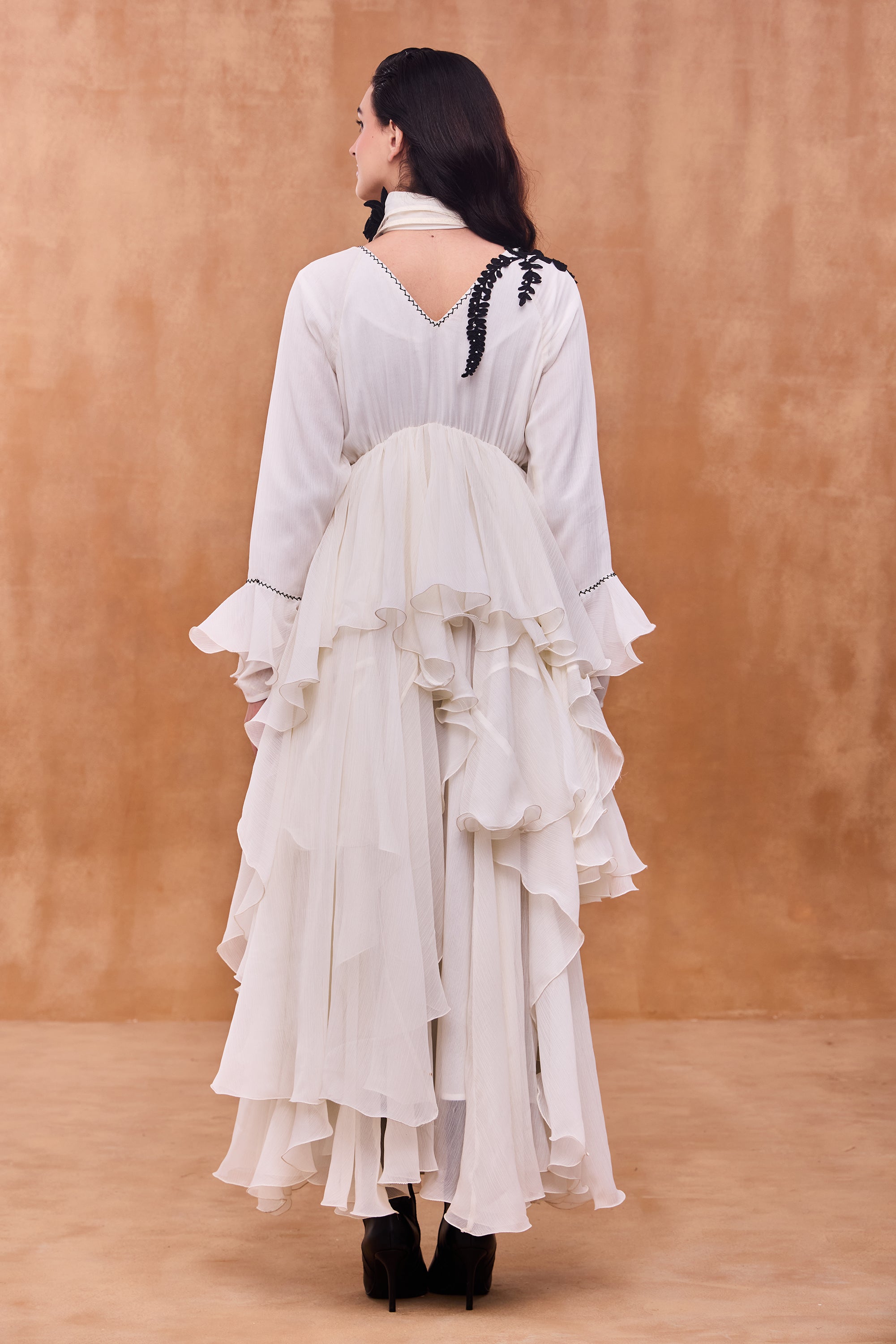 Azalia Embroidered Jalabiya with Embellishment