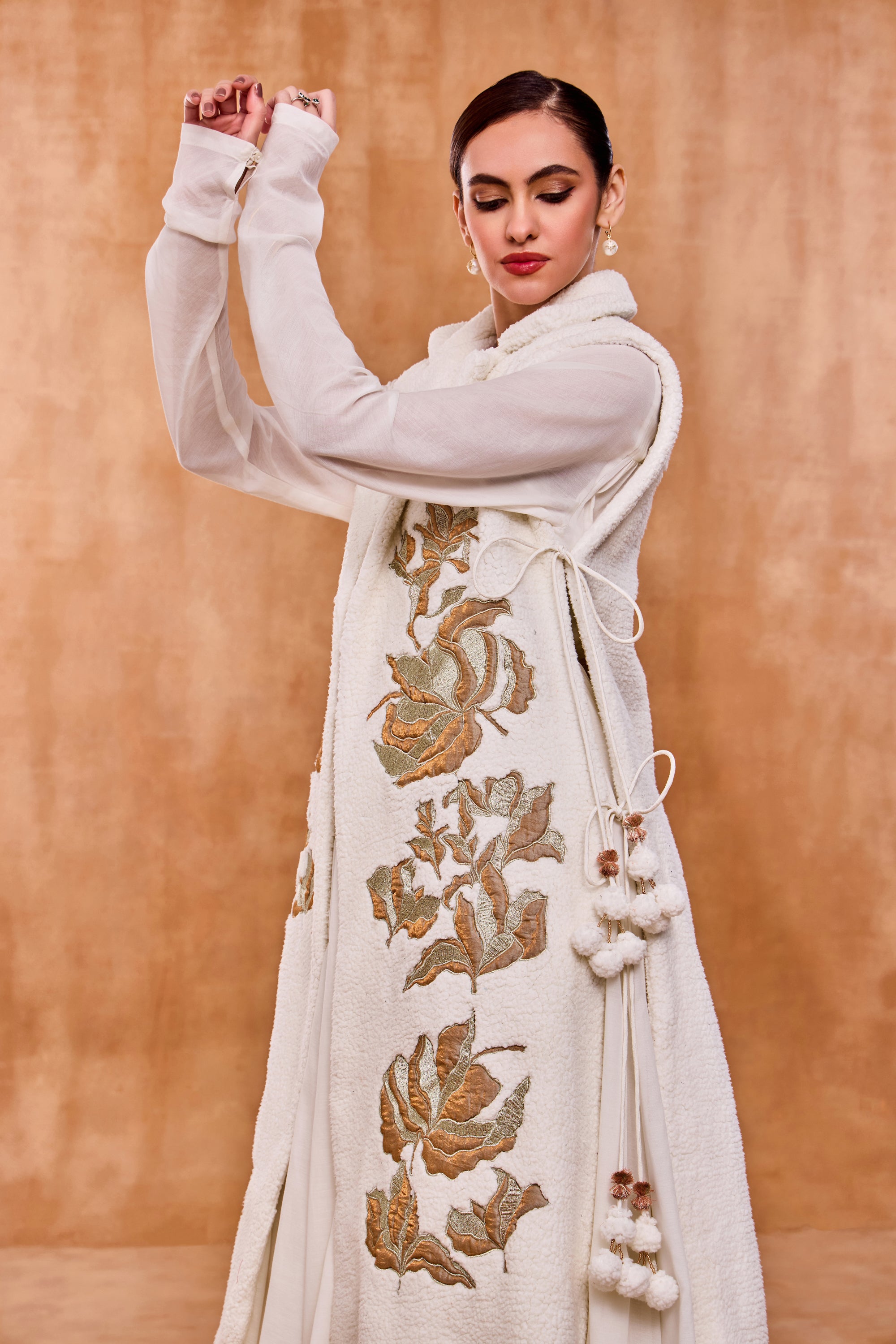 Jenoria Embroidered Dushala Cape