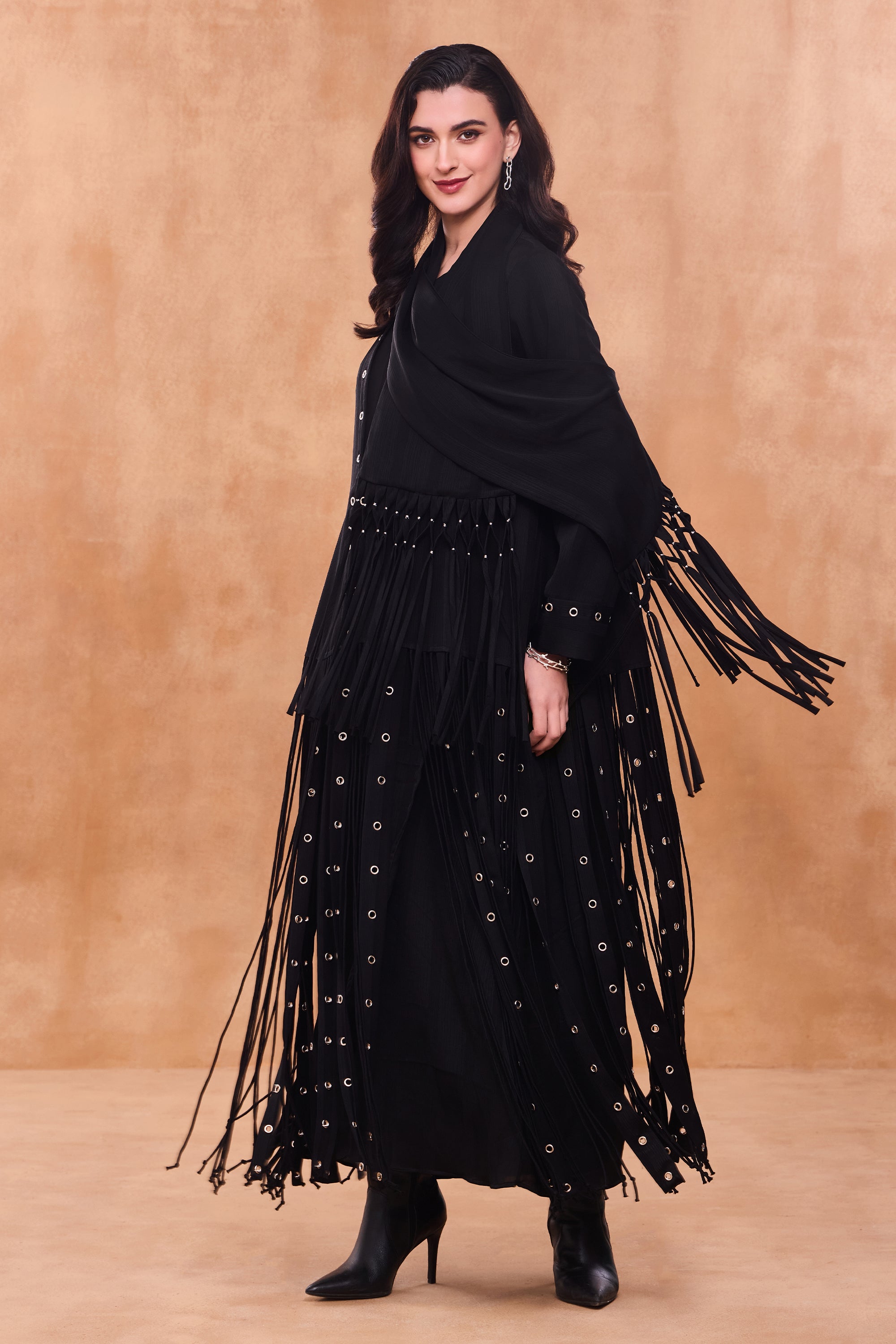 Tovarin Eyelet Detailing Abaya