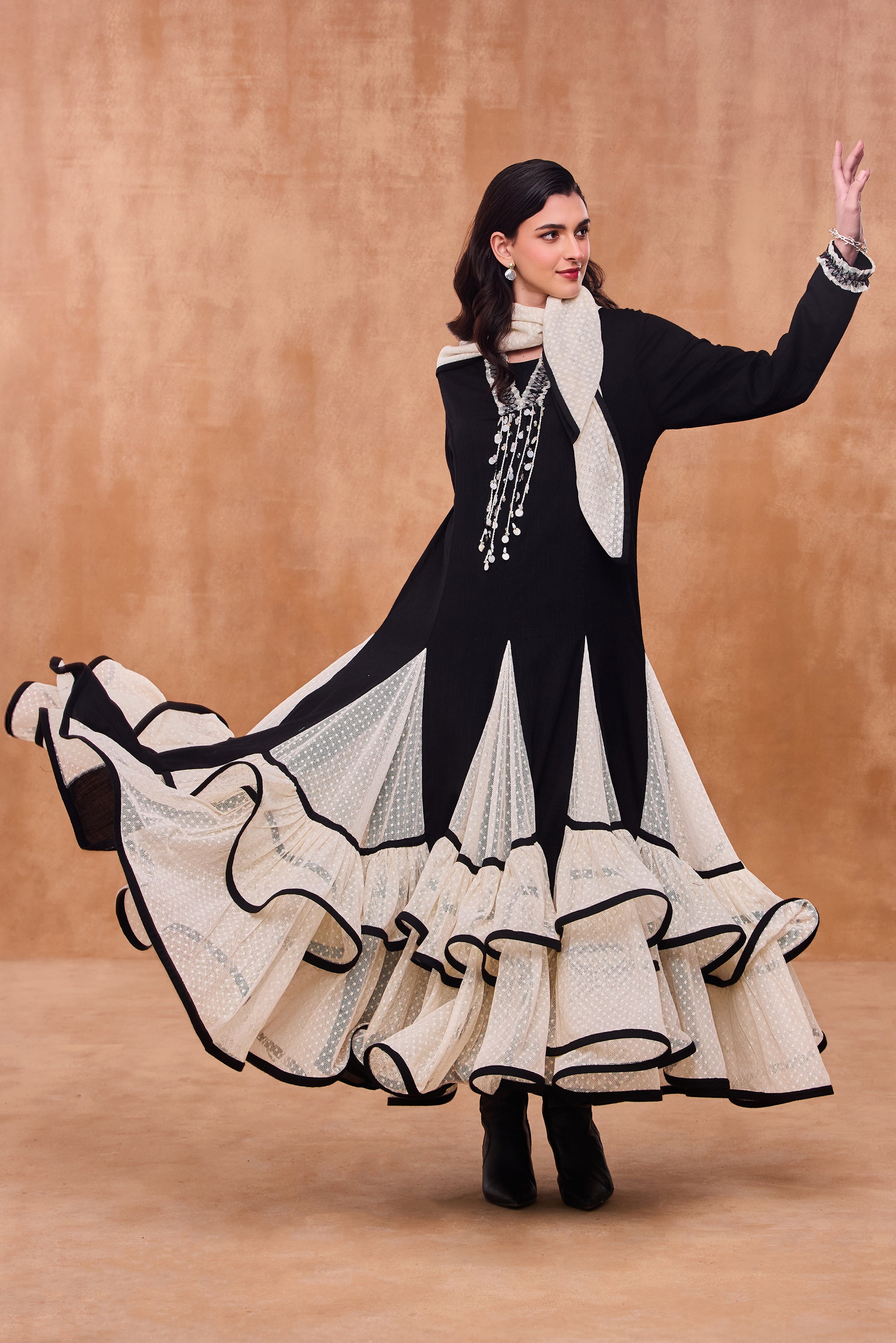 Zunella Embellished Jalabiya
