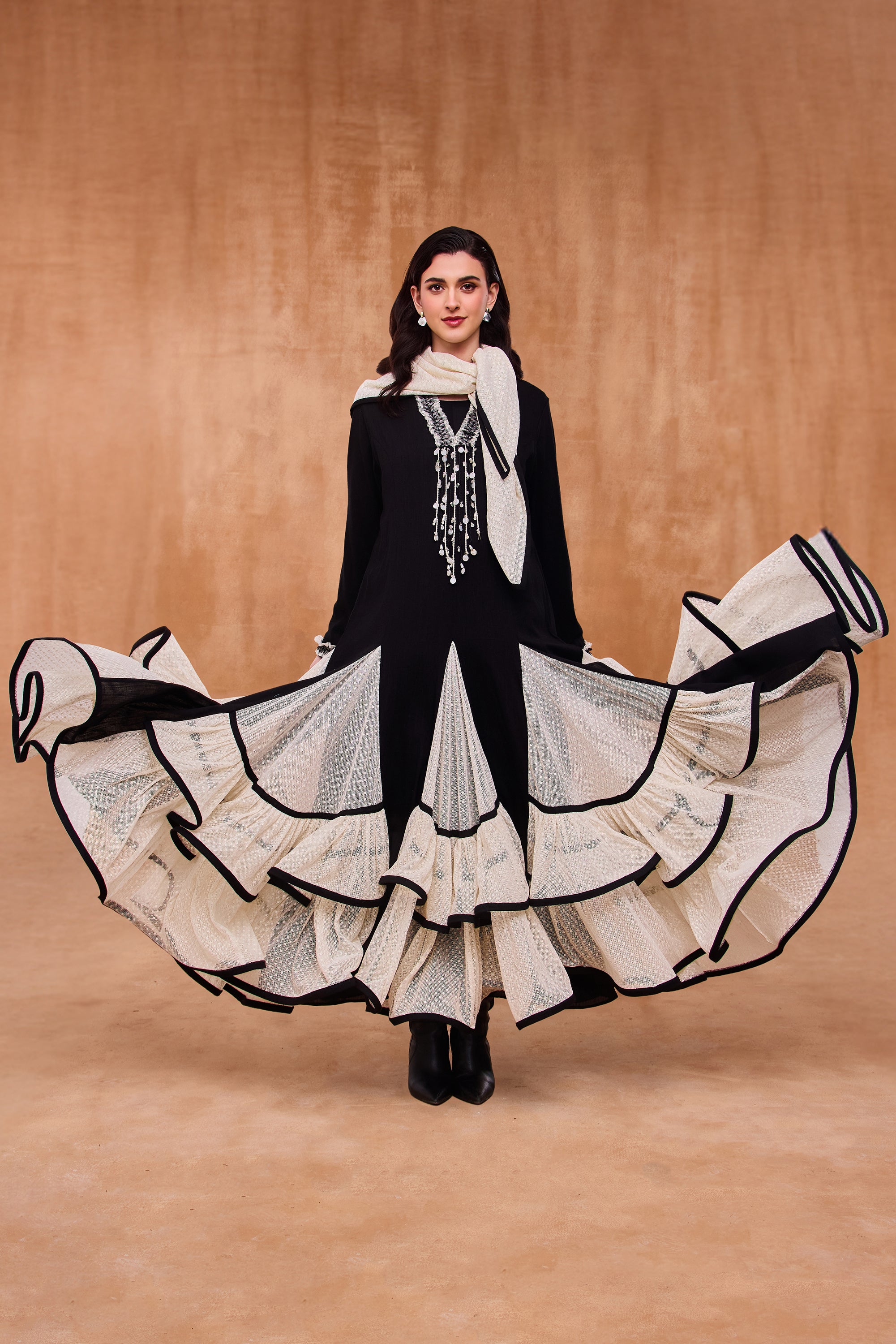 Zunella Embellished Jalabiya