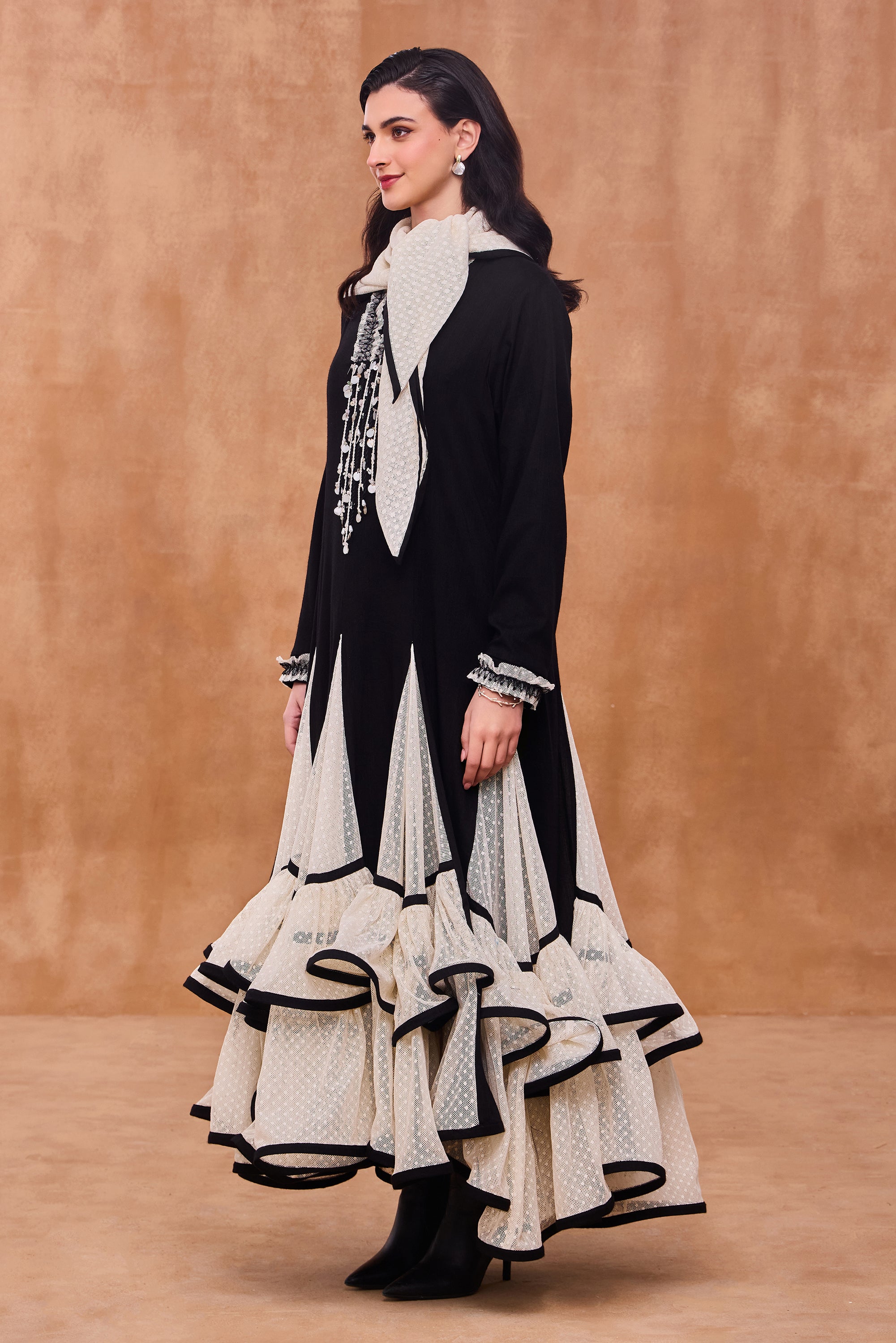 Zunella Embellished Jalabiya