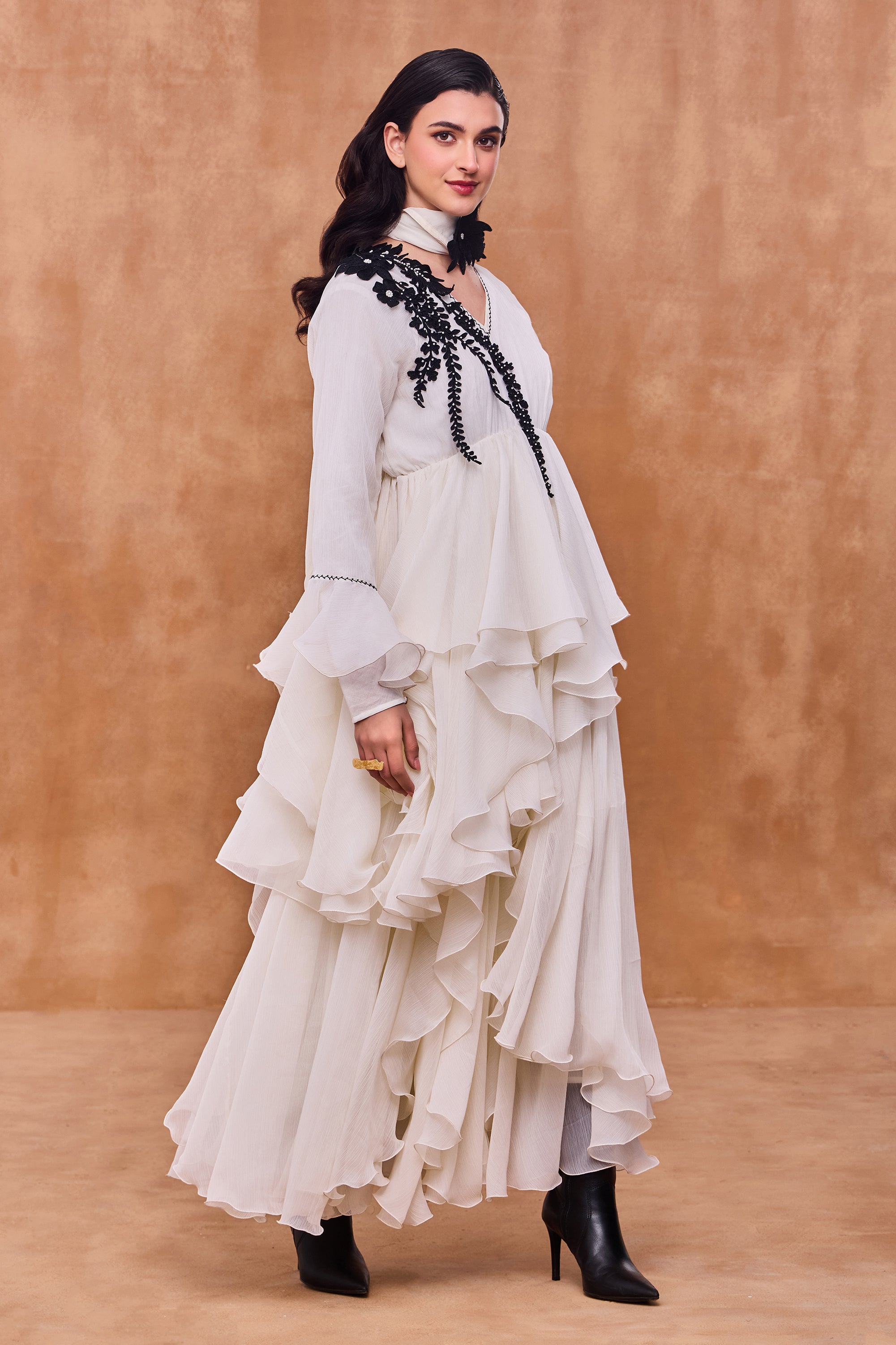 Azalia Embroidered Jalabiya with Embellishment