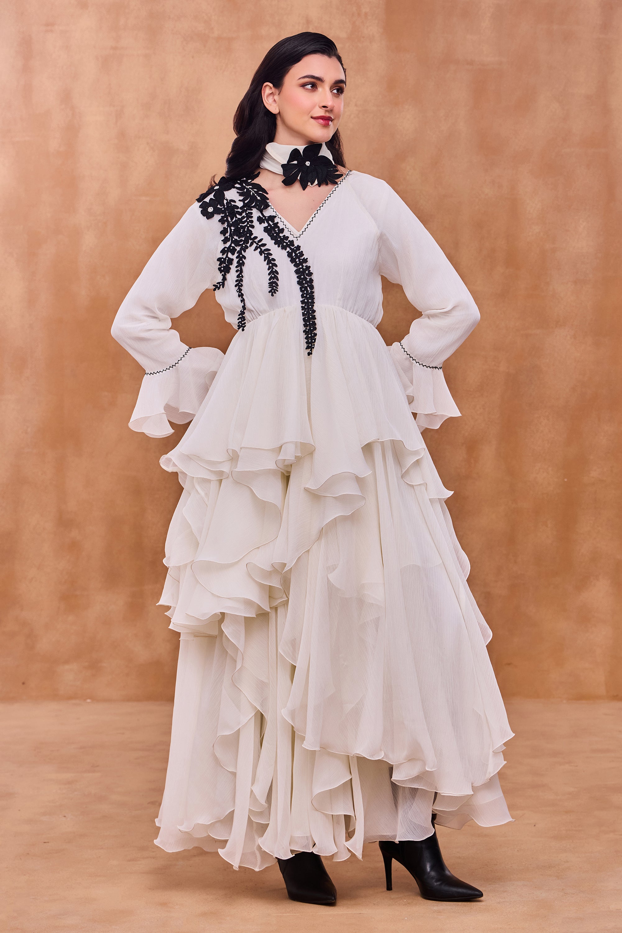 Azalia Embroidered Jalabiya with Embellishment