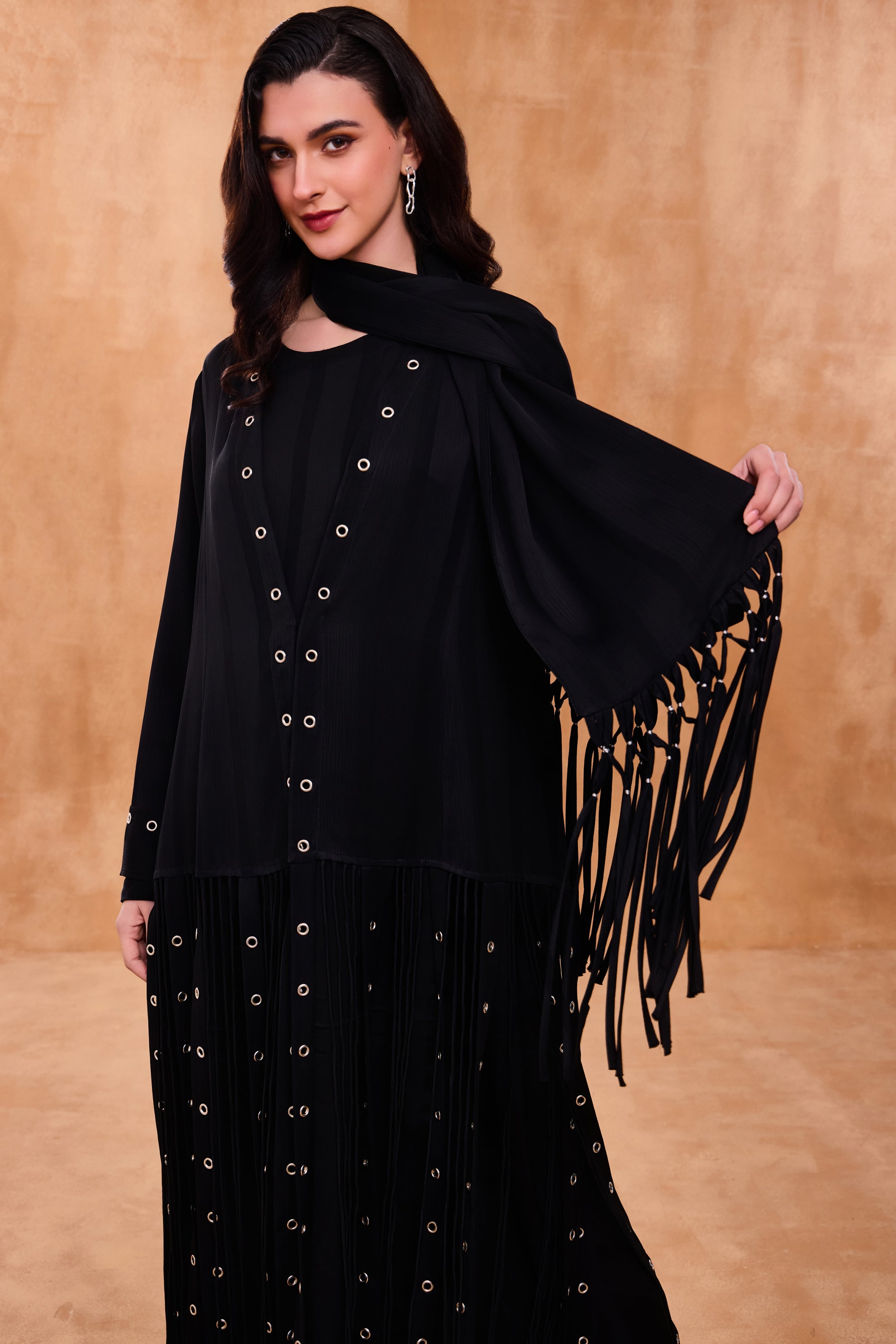 Tovarin Eyelet Detailing Abaya