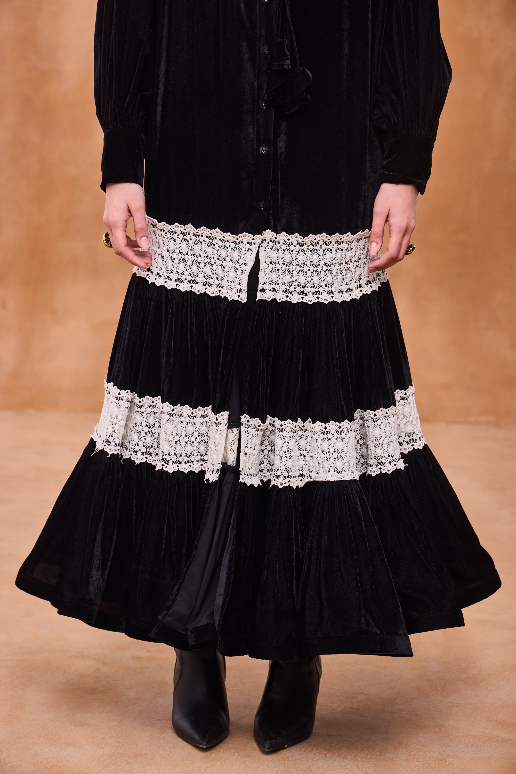 Esylira Crochet Lace Jalabiya