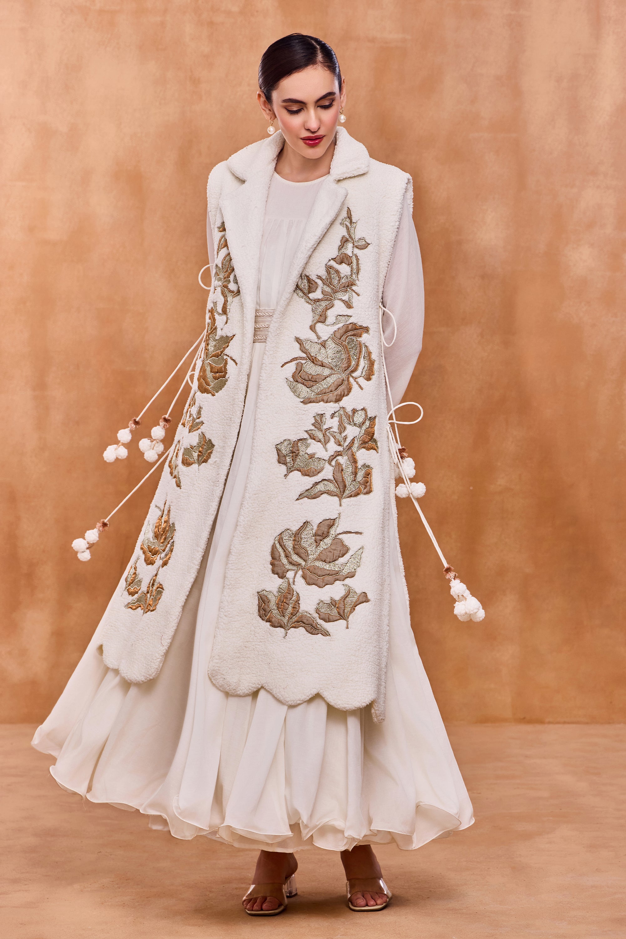 Jenoria Embroidered Dushala Cape